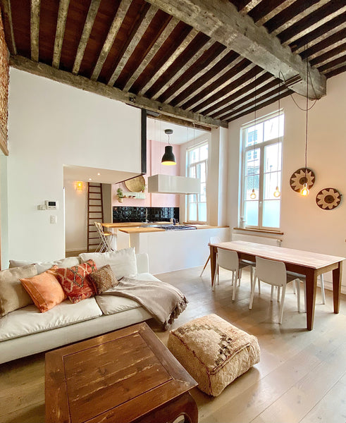 Charming ground floor apartment with west oriented garden in a 16th century mona Antwerp, Belgium Unique ground floor with garden @ citycenter Entire rental unit vacation rental 47593160