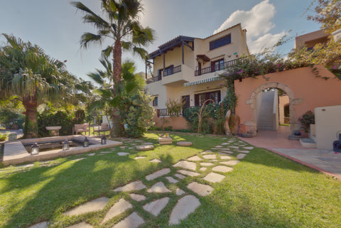 A small beach hideaway...<br />In a quiet neighbourhood next to the beach, just  Chania, Greece REVEKKA two bedroom apt with attic Entire condo vacation rental 6428910