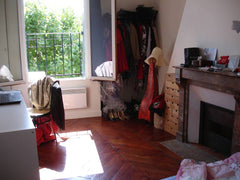 Quartier animé(nombreux bars,restaurants), touts commerces ( monoprix,picard,fra  Belle chambre Paris dispo du 8 au 22 mai Private room in rental unit vacation rental 18582047