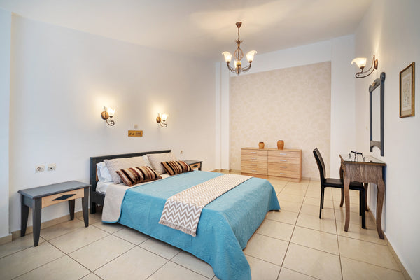 Yacinthos is situated right opposite the long sandy beach of Perivolia. It offer  Rethymo Apartment for 3 @ Yacinthos apts Private room in serviced apartment vacation rental 20429022