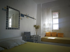Das Bicycle House mit 3 Studios und einem Appartment liegt an einem Hang mit sch Greece The Bicycle House Paros, Sea Studio Entire rental unit vacation rental 40703282