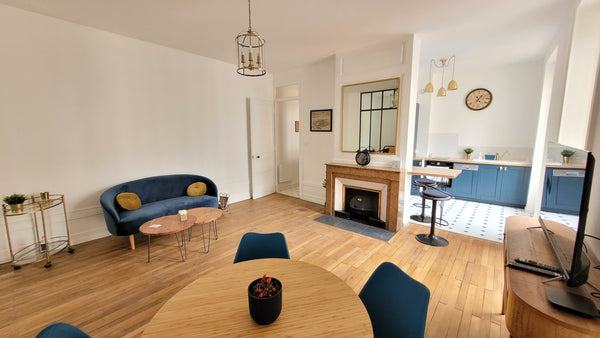 Completely renovated in 2022, this 680 ft² apartment will charm you with its lar Paris, France 680 ft² QUIET and CENTRAL apartment just for you Entire rental unit vacation rental 640584615663670121