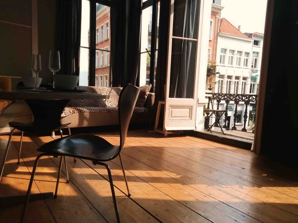 Enjoy your stay in Antwerp in our lovely and bright corner apartment.  You will  Antwerp, Belgium Beautiful authentic appartment - Free parking Entire rental unit vacation rental 28330049