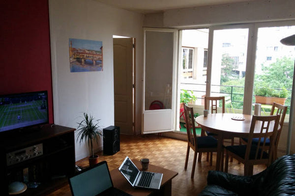 I rent a private bedroom. It is located 15 min away by foot from the Eiffel towe Paris, France Private bedroom in a 75m² flat Private room in rental unit vacation rental 6827952