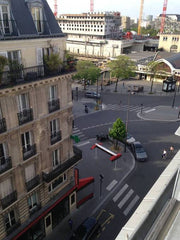 Mon logement est proche de Les Puces des Batignolles; Cinémathèque Robert Lynen;  Cosy studio with bathtub in Paris VII Entire rental unit vacation rental 13663734