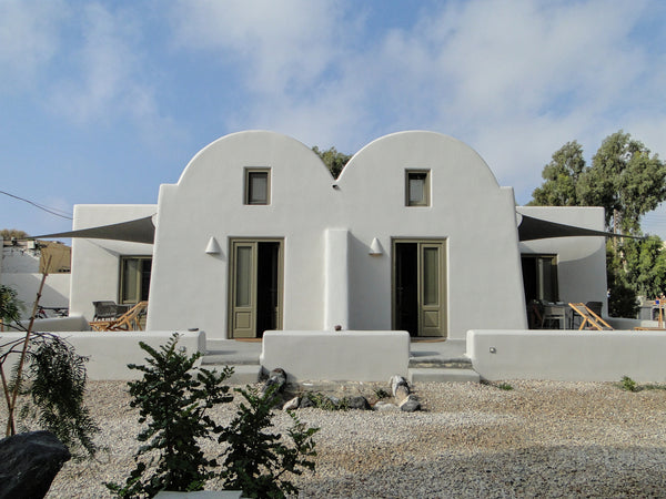 It's a guesthouse in the heart of the popular Perissa village just 10 meters fro Pefki, Greece Sunhaus 3 - Walk 20 steps to the beach Cycladic home vacation rental 7994748