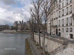 The very center of Paris. Ile Saint Louis. From the windows, you can see the Sei Paris, France design and history: Ile St Louis view on the Seine Entire rental unit vacation rental 10926834