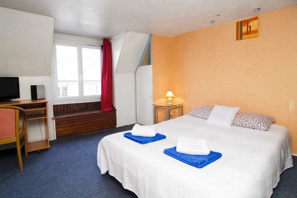 Studio clair et calme. <br />Situé dans une rue calme au carrefour de quartiers  Paris, France Studio entre Marais & Oberkampf Entire rental unit vacation rental 885693