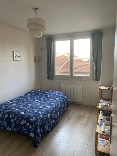 Bonjour ! Je vous accueille dans l'appartement où je vis, dans le 3e arrondissem  Chambre, Lyon 3/Monplaisir/Montchat/Grange Blanche Private room in condo vacation rental 40177175