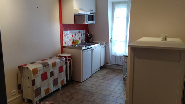 Petit studio équipé 13m² (cuisine et salle de bain) <br />Situé au 5e étage avec Paris, France Petit studio quartier des Batignolles (Paris 17e) Entire rental unit vacation rental 22177221