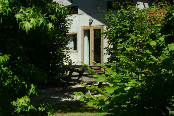 Gezellig, en ruim huisje in grote groene tuin. In centrum van Gent, op loopafsta Gent, Belgium Uniek huisje in tuin centrum Gent Tiny home vacation rental 6807238