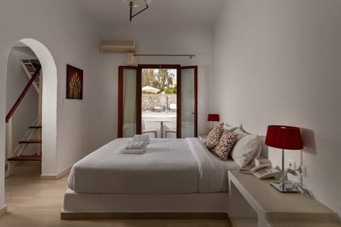 ANAMNESIS CITY SPA HOTEL is located in Fira, on the top of the hill, offering ma  Family Room with Pool View Room in boutique hotel vacation rental 41784518