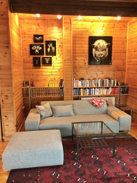 A log cabin in the middle of a big city for yourselves? That's right. You will s Vienna, Austria Cozy log cabin for up to 6 - true Alpine style Entire bungalow vacation rental 41129215