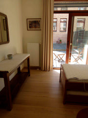 Bright comfortable twin bedroom with guest shower room and WC in modern 2 bedroo  Private Room in Brussels Private room in rental unit vacation rental 4134034