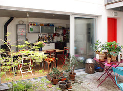 Isabelle et son chat Rita vous accueillent chez elles dans un appartement sur co Paris, France Charmant appartement sur cour Entire rental unit vacation rental 21492003