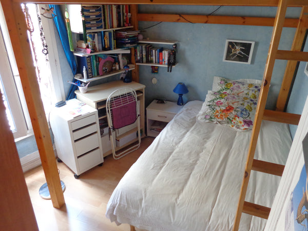 Hello,<br />This is a little cosy room, quite sunny afternoon, private bathroom  Paris, France Little Room in cosy flat Private room in rental unit vacation rental 8835757
