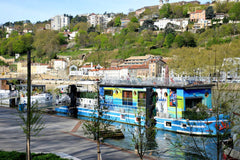 This apartment, located in Lyon, is ideal for 2 vacationers. It offers a bedroom  One bedroom appartement with furnished terrace and wifi at Lyon Entire rental unit vacation rental 583717580427146443
