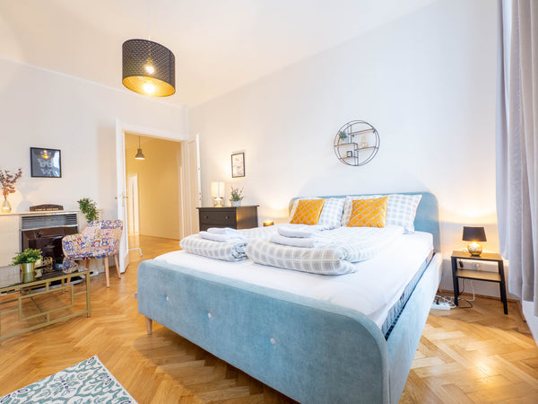 Shopping & Gourmet - Neu renovierte Wohnung mit 3 Schlafzimmern zwischen Wiental Vienna, Austria Shopping & Gourmet in Mariahilf Entire rental unit vacation rental 41095350