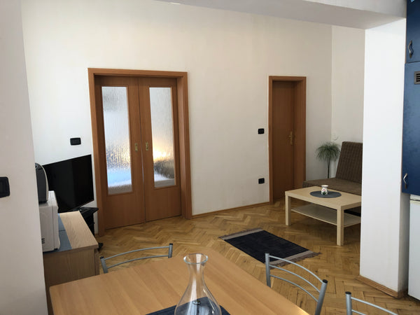 Náš krásný a komfortní byt se nachází v samém srdci Prahy. Najdete v něm všechno Prague, Czechia Klidný  byt v centru Prahy Entire condo vacation rental 51549411