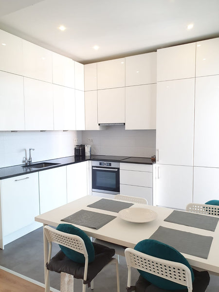 Cosiness, atmosphere, comfort with an amazingly bright and sunny room. You get t Nantes, France 
