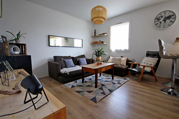 Un appartement situé aux portes de Bordeaux avec une chambre, une salle de bain, Libourne, France Appartement aux portes de Bordeaux Entire rental unit vacation rental 51137315