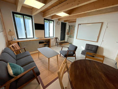 Petite maison indépendante, jolie pièce à vivre avec coin cuisine équipé, un WC  Bordeaux, France Bordeaux Talence - Quartier Barrière Saint-Genès Entire rental unit vacation rental 49645878