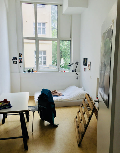 Vom großen und relativ ruhig gelegenen WG-Zimmer (du/ihr teilt euch die Wohnung   WG-Zimmer in altem Fabrikgebäude Private room in rental unit vacation rental 25133360
