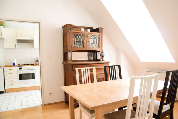 Charming and spacious apartment in a renovated historical building with a common Vienna, Austria Spacious flat close to Naschmarkt / 85 sm Entire rental unit vacation rental 37003612