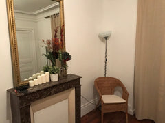 Situé au pied de Montmartre, cet appartement est très Parisien avec moulures au  Paris, France Appartement moderne et cosy au pied de Montmartre Entire rental unit vacation rental 30181961