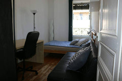 Je vous propose un appartement équipé récemment rénové situé au 5ème étage sur l Lyon, France Appartement équipé avec une belle vue sur la Saône Entire rental unit vacation rental 21824838
