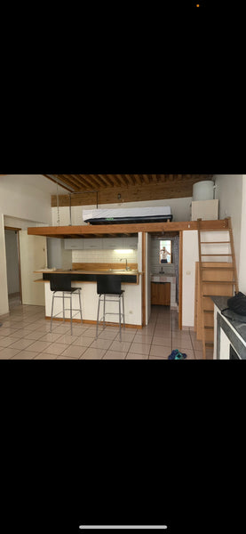 Ce logement parfaitement situé (place des terreaux) sera idéal pour profiter au   T1 idéal pour fête des lumières Entire rental unit vacation rental 770907179902250006