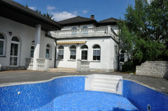 Located in Prague, Vila Lujza is 16 km from O2 Arena and 19 km from Vyšehrad.  I  Soukromy pokoj s koupelnou Villa Lujza Private room in home vacation rental 34036822