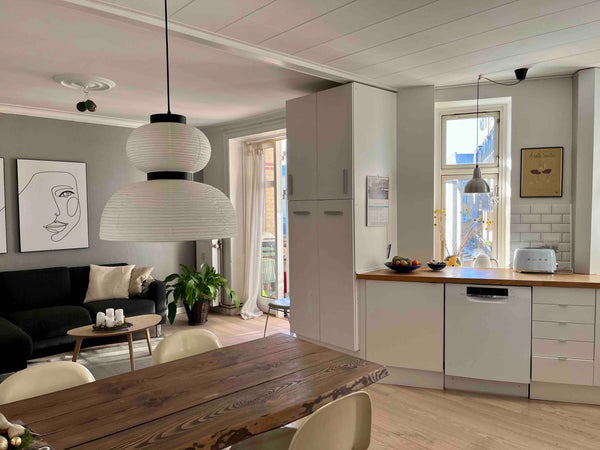 Stor rummelig Københavner lejlighed med sydvendt altan lige ved skt. Hans Torv.  Gentofte, Denmark Lys lejlighed med sydvendt altan i hjertet af byen Entire condo vacation rental 53996887