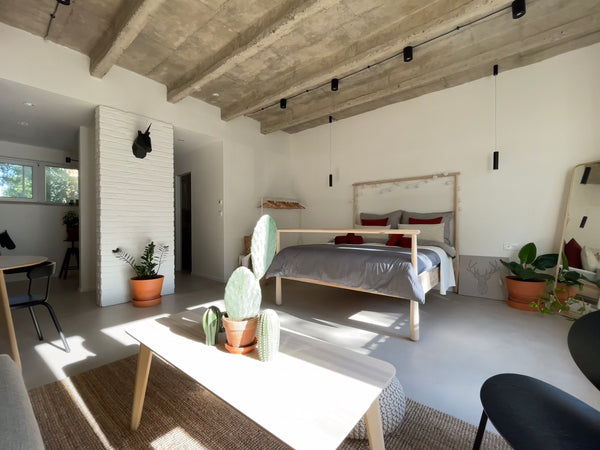 Newly renovated studio in the heart of Holesovice - former industrial neighbourh Hlavní město Praha, Czechia New artist’s studio with vibe Entire rental unit vacation rental 657179706156088385