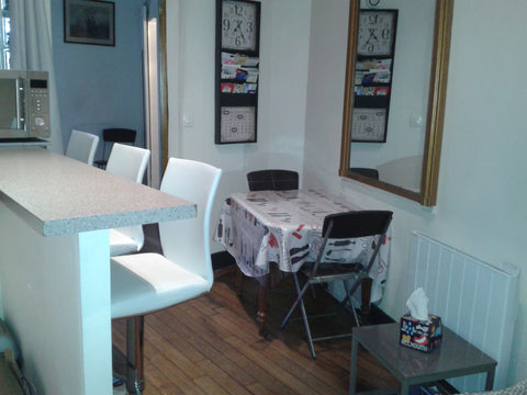 Au pied de Porte de Versailles et du Parc Georges Brassens. Charmant 2 pièces au Fontaines-en-Duesmois, France Deux Pièces Porte de Versailles Entire rental unit vacation rental 4023680