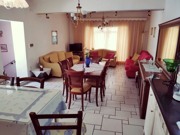 Enjoy your holidays at the center of Heraklion. Everything is close to you and e Heraklion, Greece Sunny, central new classic house Entire home vacation rental 34427748