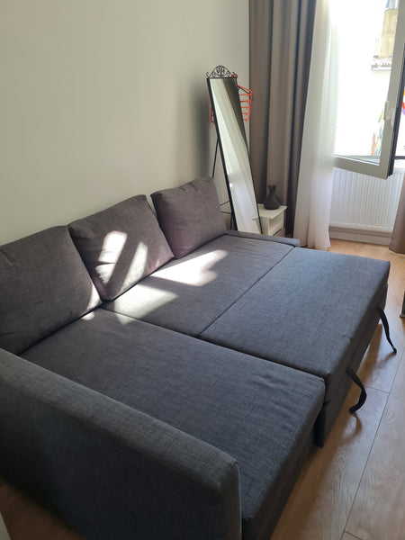 close to gare du midi.5 min to the centrum .nice room with private bathroom! Saint-Gilles, Belgium Chambre doublé avec douche et toilette privée ! Private room in rental unit vacation rental 49142612