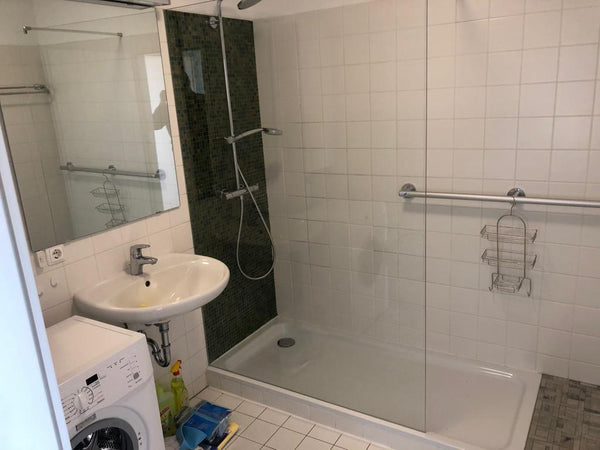 Gönn dir eine Pause und entspann dich in dieser friedlichen Oase.<br /><br /><b> Vienna, Austria A Room in a Apartment Private room in rental unit vacation rental 674636814921455089