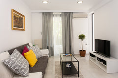 our brand new, luxurious,2-level & fully equipped apartment is ready to welcome  London, United Kingdom flat 100m from the sea and old town Entire rental unit vacation rental 7253788