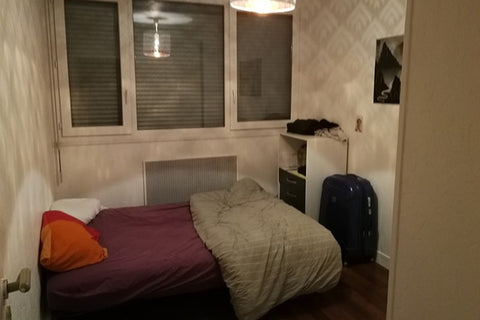 Bonjour,<br />C'est un logement avec deux chambres, dont une avec un accès au ba Bordeaux, France Appartement à 20min de Bordeaux, en tramway. Private room in rental unit vacation rental 24423750