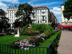 The location is amazing : 5 min to the train station, grocery store Lyon, France Peaceful place Lyon city center Entire rental unit vacation rental 9418364
