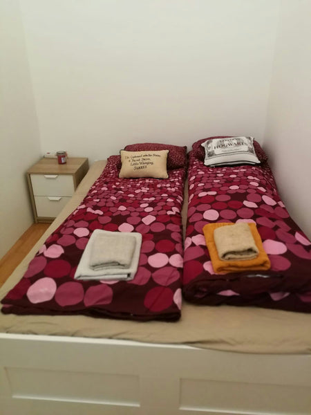 The apartment is located in the 9th district of Vienna, directly conected to the Vienna, Austria Private room in one of the best areas of Vienna. Private room in rental unit vacation rental 26824913