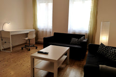 Das ca. 45 m² große Apartment ist aufgeteilt in einen Eingangsbereich, ein Schla Vienna, Austria Apartment in Sievering - klein aber fein Entire rental unit vacation rental 21625969