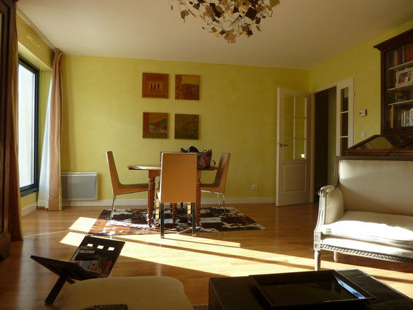 Situé en plein centre, à proximité du tram, calme, spacieux et lumineux avec bal Saint-Macaire, France Villa d'Albret Entire condo vacation rental 9785593