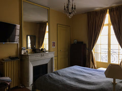 Très bel appartement en plein cœur du 7ème arrondissement de Paris dans un immeu Paris, France Private room in a beautiful appartment Private room in rental unit vacation rental 29771802