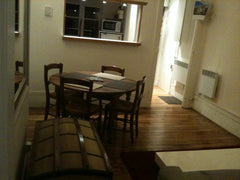 Il s'agit d'un appartement de 2 pièces lumineux, sur cour, au troisième étage sa  2 pièces typique parisien Entire rental unit vacation rental 7239159