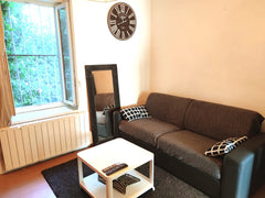 Joli studio situé a 5mn à pieds de l'avenue des Frères Lumières, ses nombreux co Lyon, France Joli studio idéalement situé près de Monplaisir Entire rental unit vacation rental 44086053