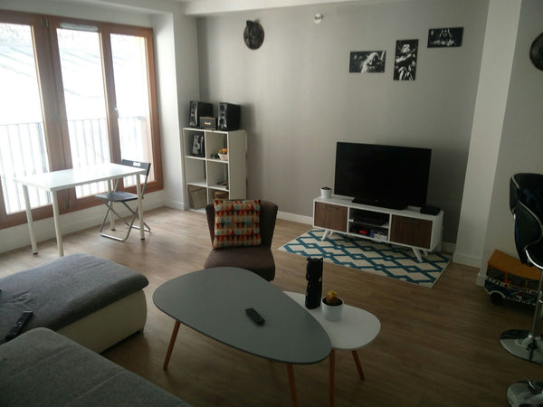 Hello,<br />Je vous accueille dans un appartement de 60 m2, situé en plein coeur United Kingdom Belle Chambre à proximité de Montmartre Private room in rental unit vacation rental 19679677