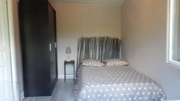 maison 47m2  confortable , indépendante ,calme ,proximité du tram et  de différe  au calme et à 10 minutes du centre de Bordeaux Entire townhouse vacation rental 34852334