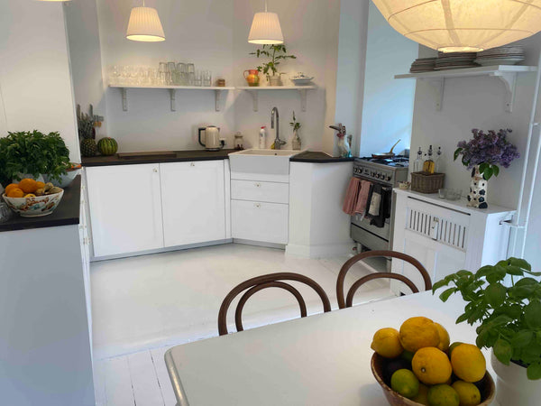 Denne særlige bolig ligger tæt på alt, hvilket gør det nemt at planlægge dit bes Copenhagen, Denmark Skøn og lys lejlighed med pejs og terrasse! Entire condo vacation rental 50062429